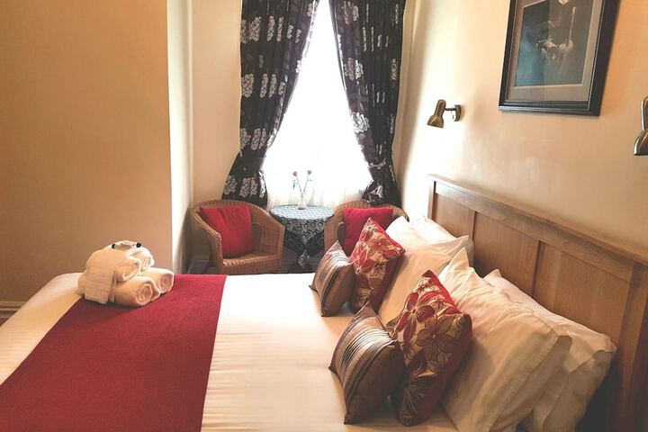 Room 32 of 73
