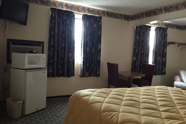 Standard Single Room 1 Queen Bed (7 of 9)