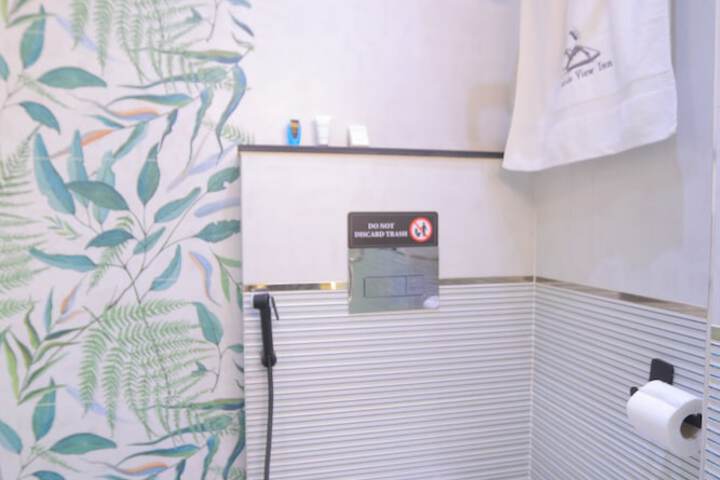Room 52 of 75