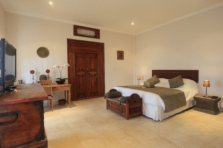 Room 4 of 86