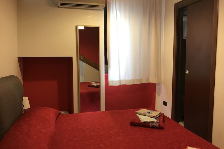 Room 9 of 45