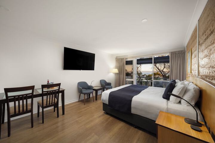 Room 15 of 76