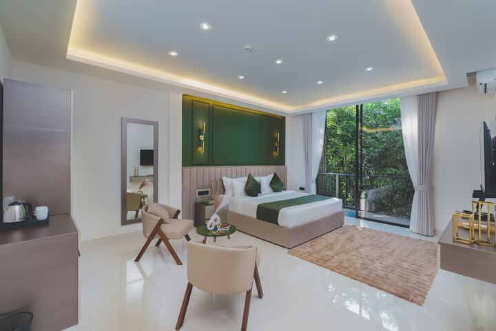Room 2 of 32