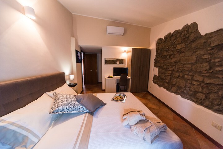 Room 7 of 38