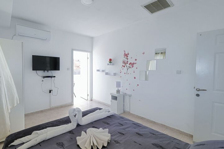 Room 13 of 70
