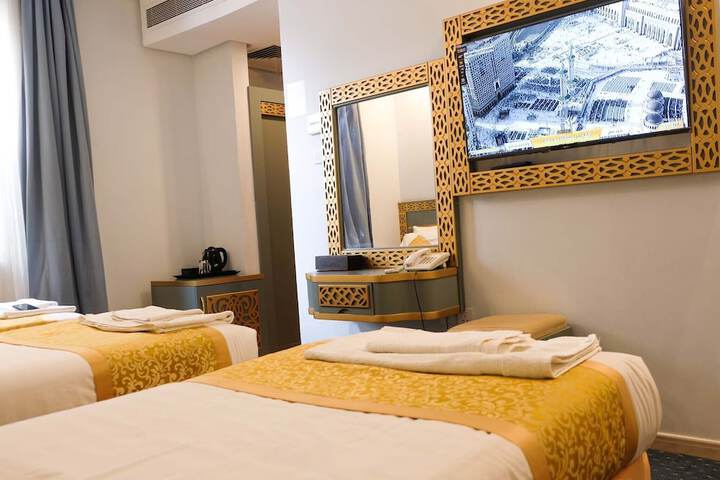 Room 13 of 26
