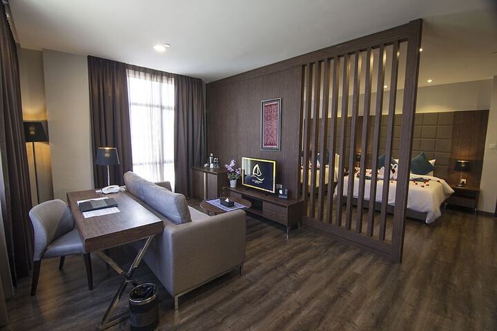 Room 4 of 22