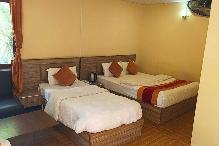Room 4 of 37