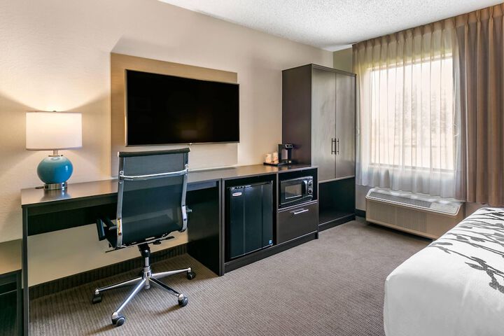 Room 25 of 49