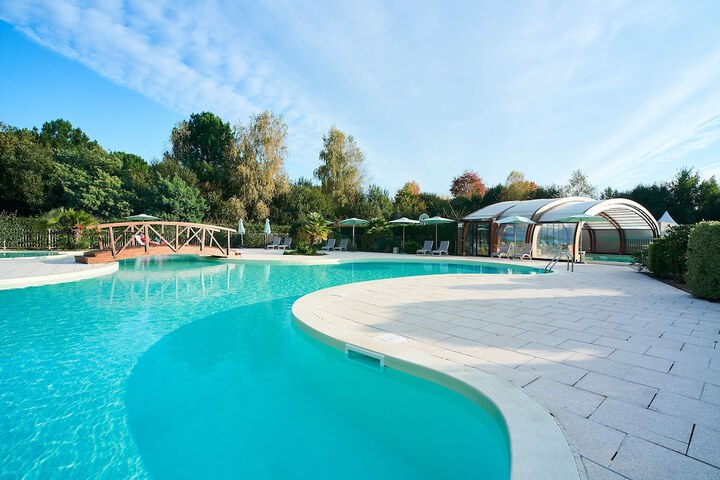 Pool Hotel