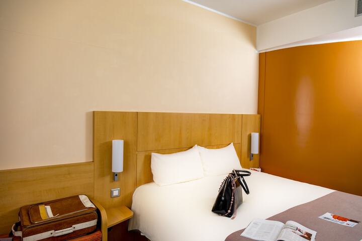 Room 5 of 31