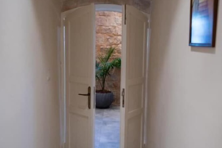 Room 20 of 74