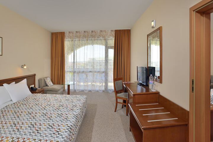 Room 7 of 62