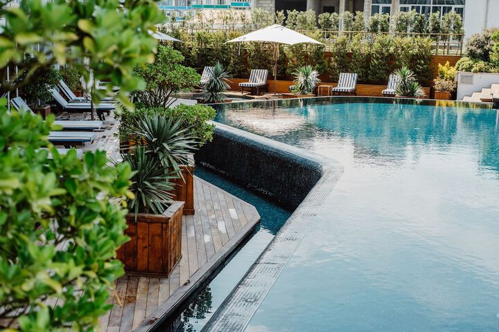 Pool 105 of 204