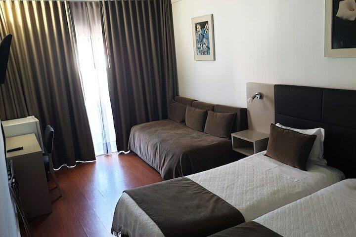Room 8 of 83
