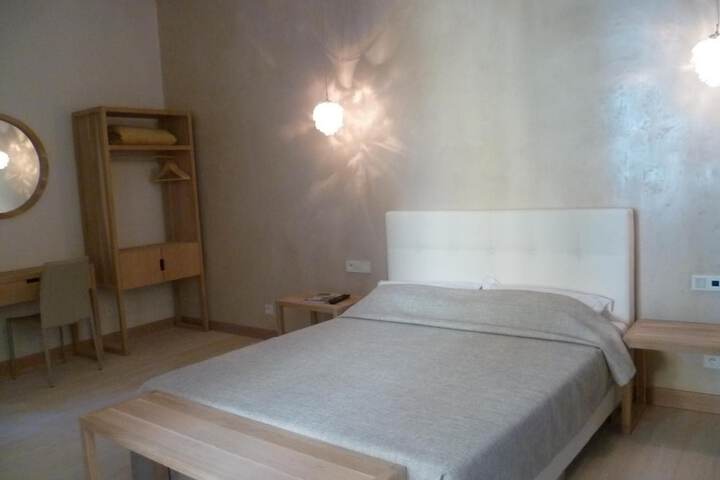 Room 10 of 48