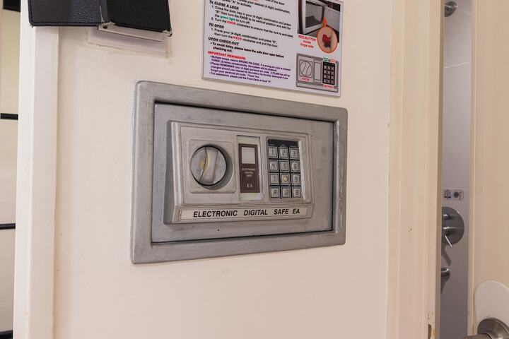 Room 18 of 29