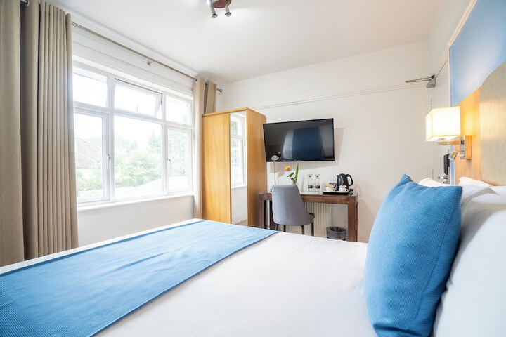 Room 12 of 48