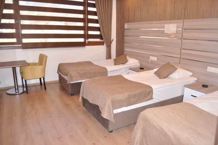 Room 5 of 14