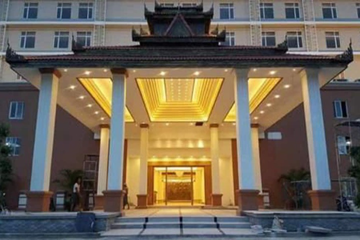Golden Hotel