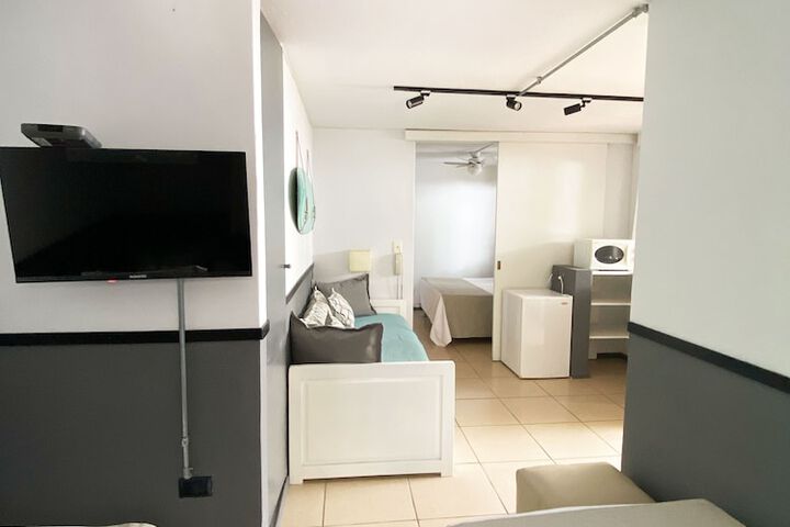 Room 10 of 27