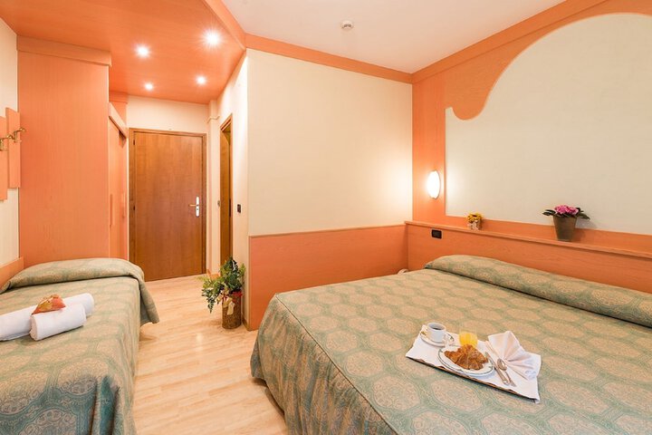 Room 16 of 50
