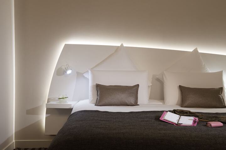 Room 4 of 44