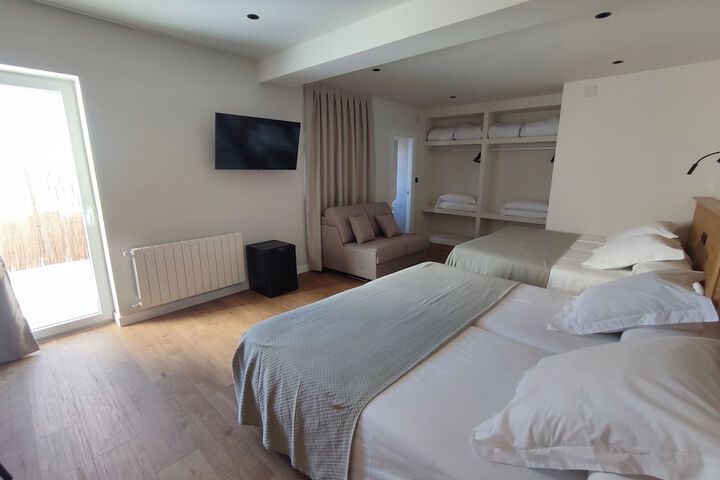 Room 8 of 19
