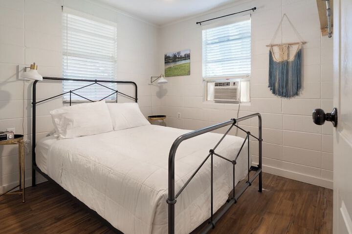 Room 48 of 174