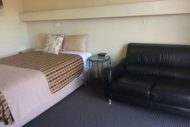 Room 4 of 64