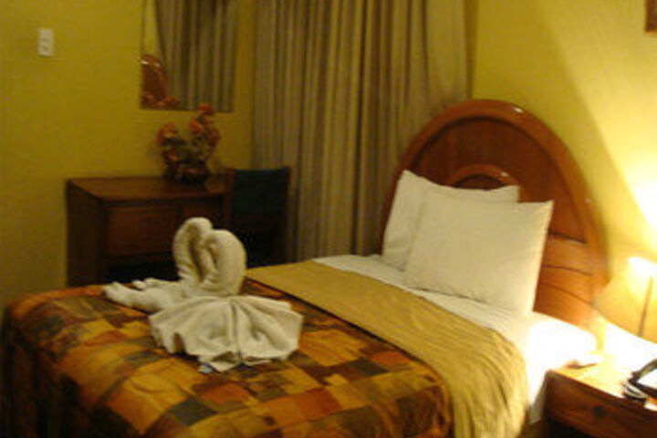 Room 17 of 28