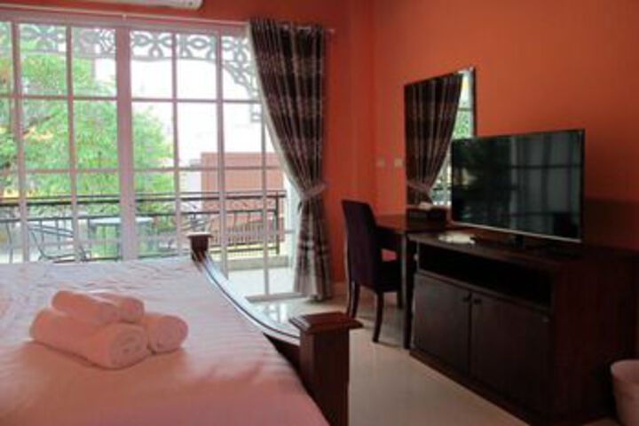 Room 13 of 25
