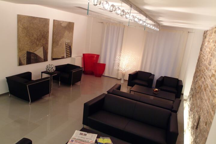 Guest Lobby