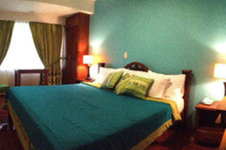 Room 10 of 24