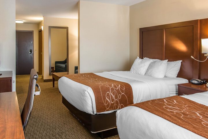 1 King Bed Suite Accessible (17 of 20)