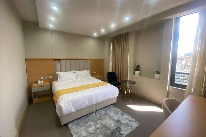 Room 5 of 30