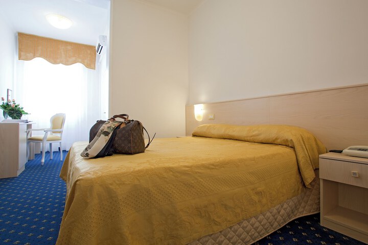 Room 3 of 19