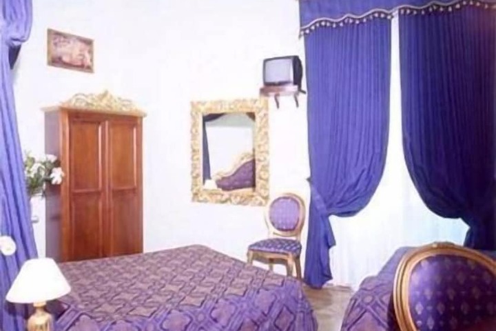 Room 12 of 53