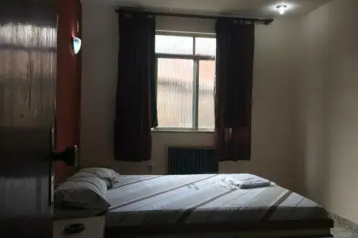 Room 4 of 13