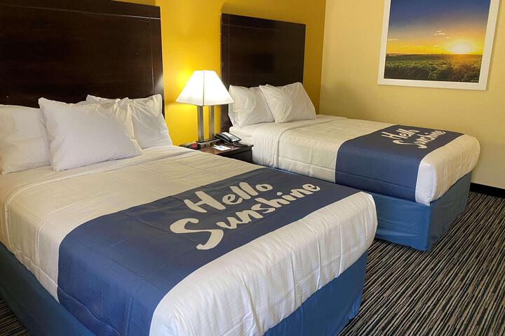 2 Double Beds (4 of 11)