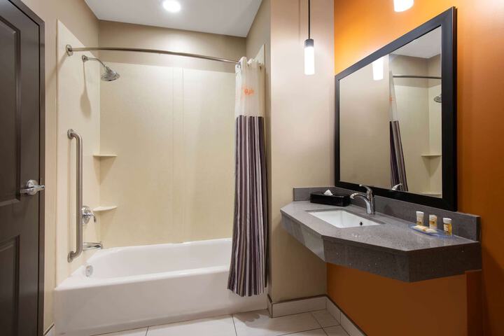2 Queen Beds Mobility Hearing Impaired Accessible Room (1 of 8)