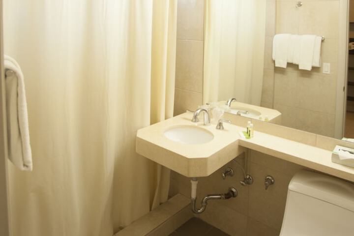 Standard Room, King or Two Doubles (6 of 7)