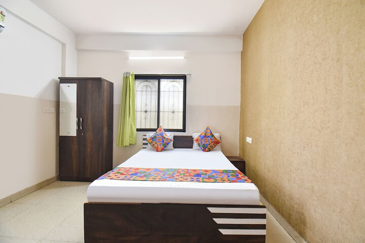 Room 17 of 24