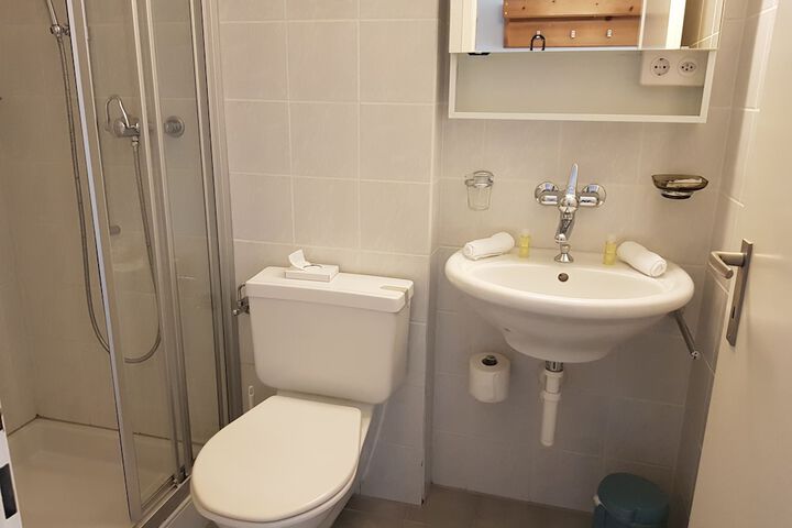 Room 18 of 38