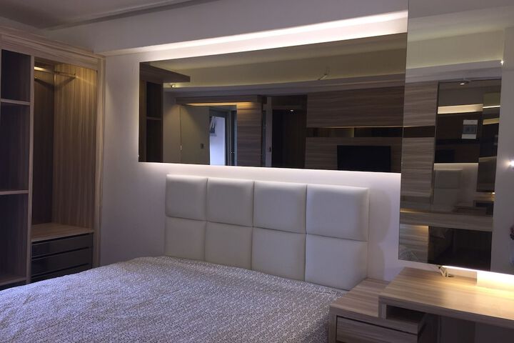 Room 8 of 42