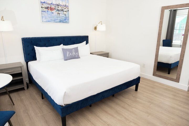 Room 42 of 114