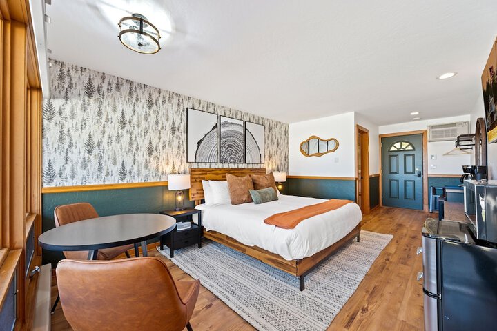 Room 3 of 44