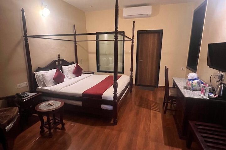 Room 8 of 17