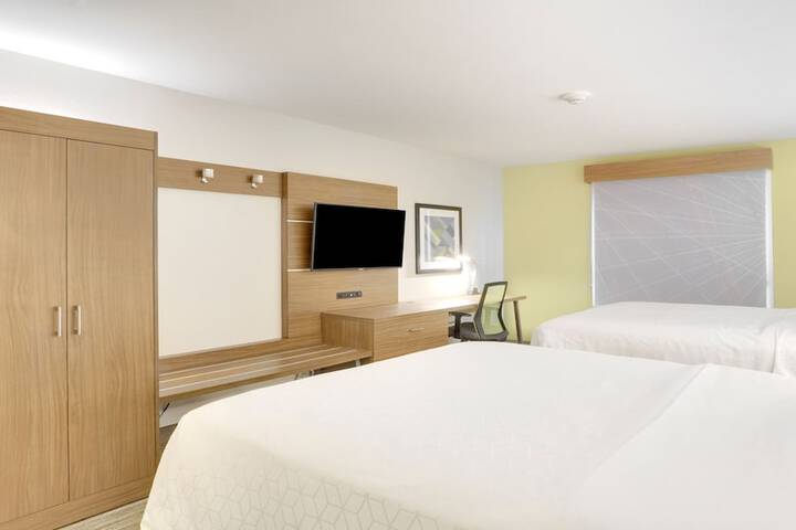 Room 5 of 28