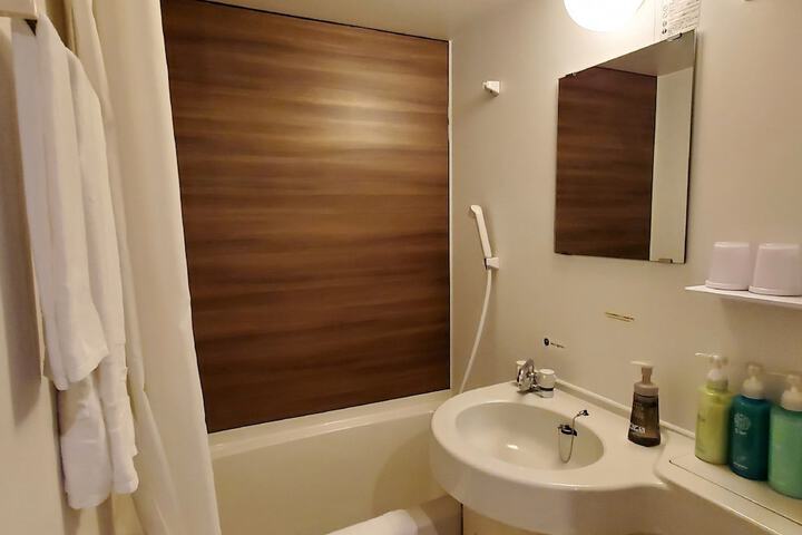 Room 9 of 29